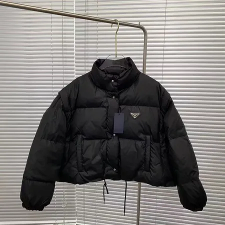 プラダ PRADA ダウンジャケット コピー激安通販