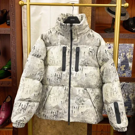 ディオール Dior ダウンジャケット 偽物 送料無料