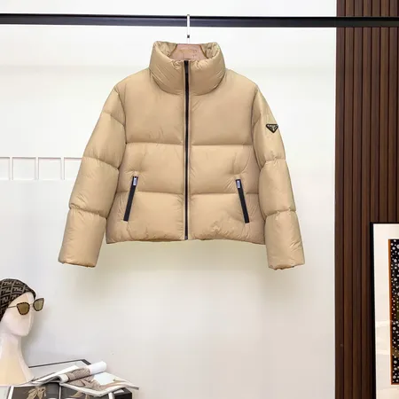 プラダ PRADA ダウンジャケット コピー服 激安通販