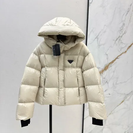 プラダ PRADA ダウン ジャケット 偽物激安通販