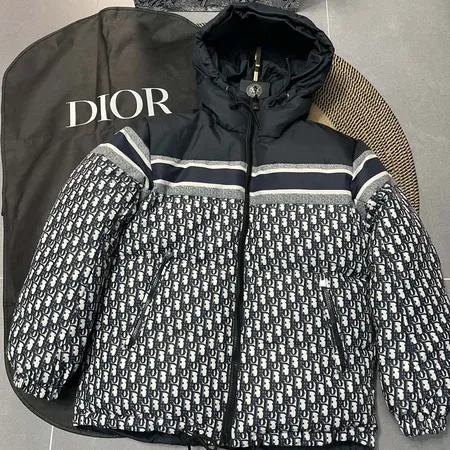 ディオール Dior ダウンジャケット 偽物激安 送料無料