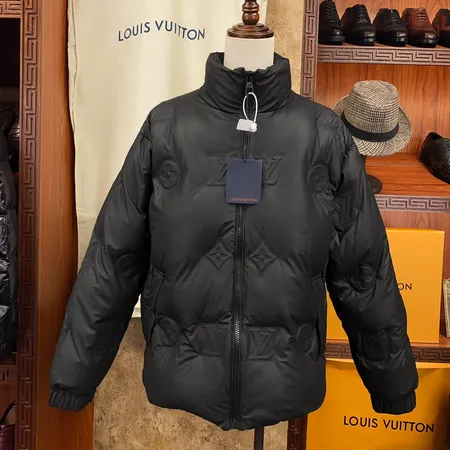 ルイヴィトン vuitton ダウンジャケット 偽物 N級品 コピー激安通販