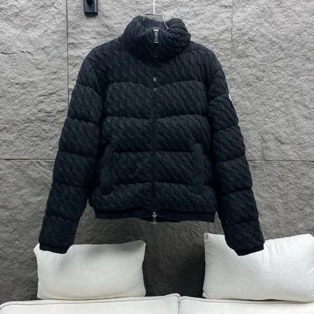 モンクレール moncler ダウン ジャケット 偽物N級品激安