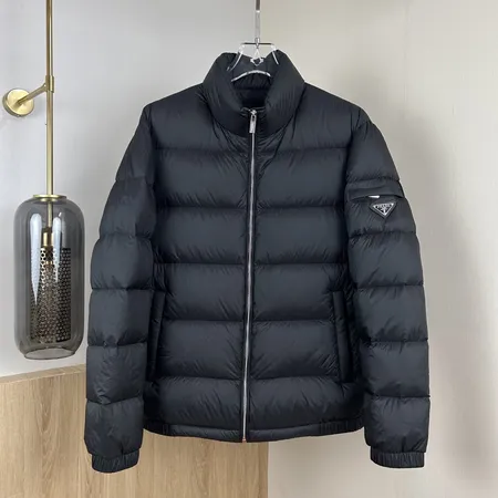 プラダ PRADA ダウンジャケット コピー服 激安通販