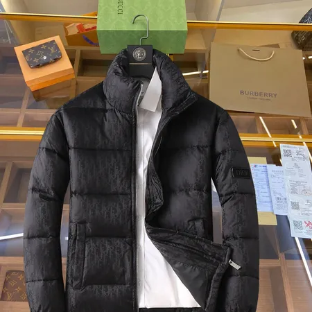 ディオール Dior ダウンジャケット 偽物 送料無料