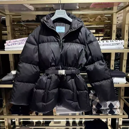 プラダ PRADA ダウンジャケット コピー激安通販