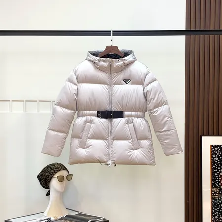 プラダ PRADA ダウンジャケット コピー激安通販