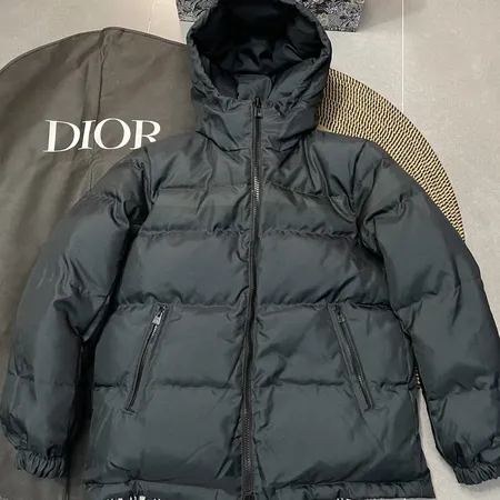 ディオール Dior ダウンジャケット 偽物激安 送料無料