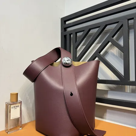 ロエベ偽物 バッグ LOEWE ポーチ スーパーコピー 激安通販 高品質