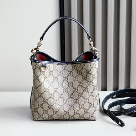 グッチ アンダーアームバッグ 偽物激安 GUCCI 鞄 バッグ レディース スーパーコピー