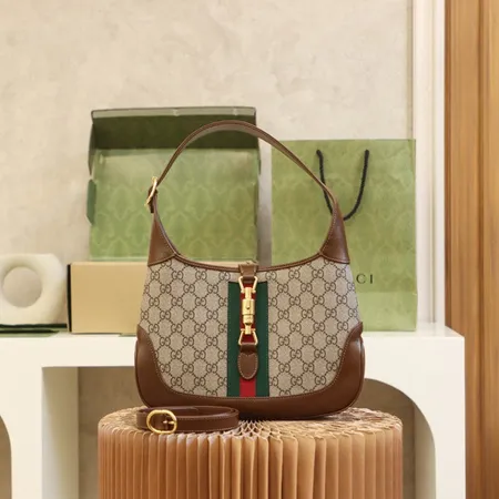 グッチ アンダーアームバッグ 偽物 GUCCI 鞄 大人気 スーパーコピー