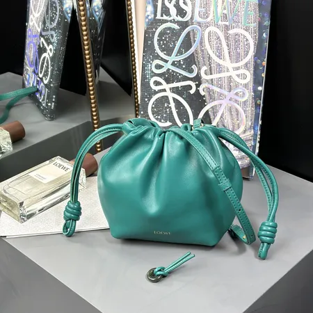 ロエベ偽物 バッグ LOEWE ポーチ スーパーコピー 激安通販 高品質