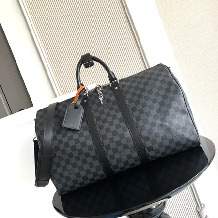 ルイヴィトン トラベルバッグ 偽物