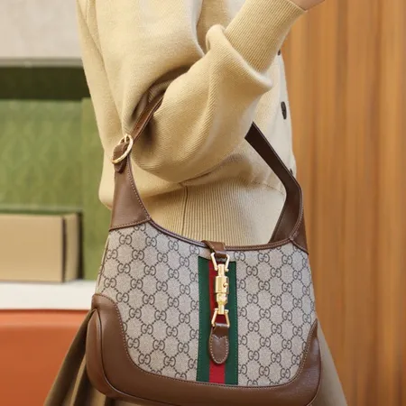 グッチ アンダーアームバッグ 偽物 GUCCI 鞄 大人気 スーパーコピー