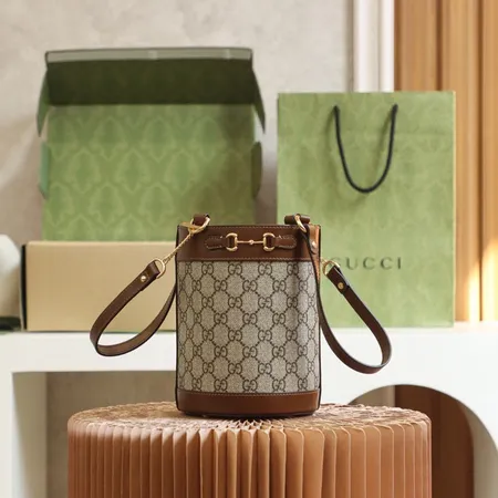 グッチ ポーチ・バッグ レディース 偽物GUCCI 鞄 大人気 スーパーコピー