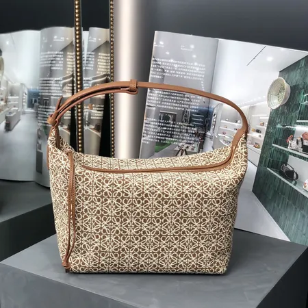 ロエベ ハンドバッグ 偽物激安 LOEWE 鞄 スーパーコピー 高品質