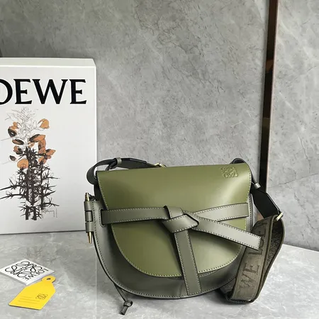 ロエベ ショルダーバッグ 偽物N級品 LOEWE 鞄 スーパーコピー 激安通販 高品質