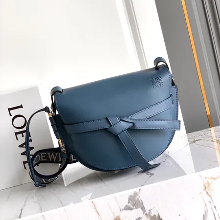 ロエベ ショルダーバッグ 偽物 LOEWE 鞄 スーパーコピー 激安通販 高品質