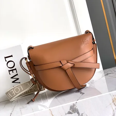 ロエベ ショルダーバッグ 偽物 LOEWE 鞄 スーパーコピー 激安通販 高品質